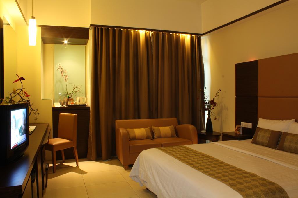 Grand Pasundan Convention Hotel Bandung Exteriör bild