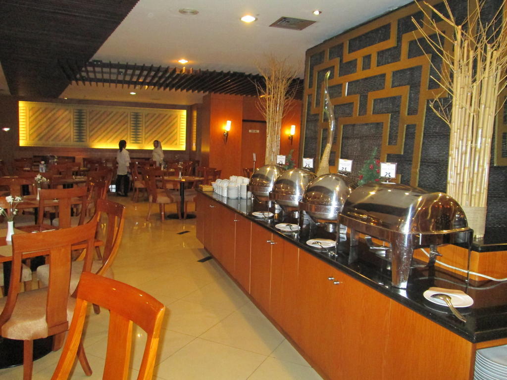 Grand Pasundan Convention Hotel Bandung Exteriör bild