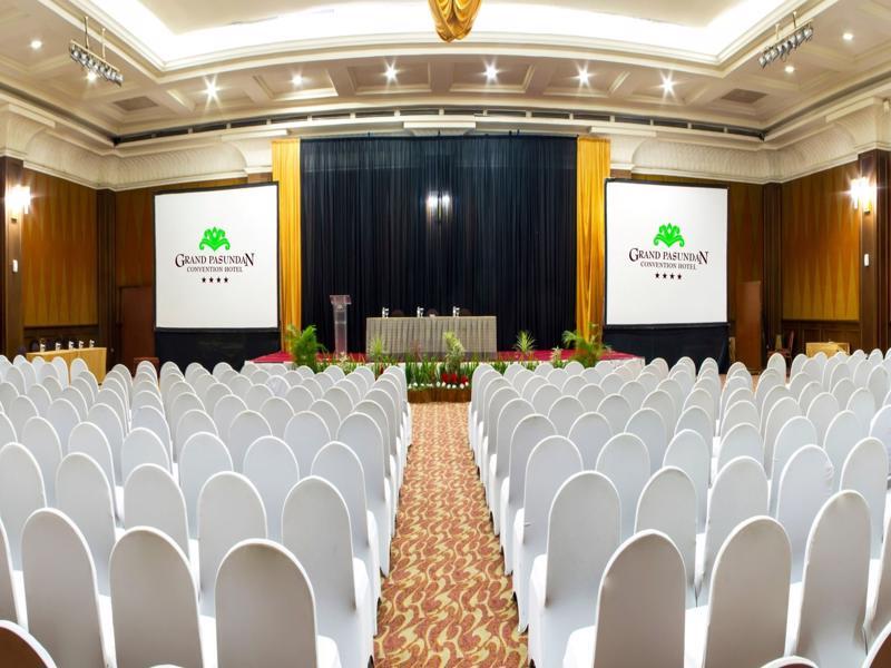 Grand Pasundan Convention Hotel Bandung Exteriör bild